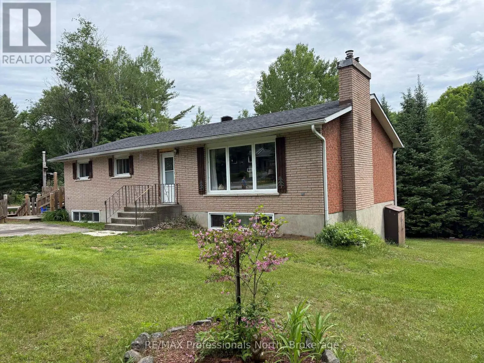 37 Spruce Drive S, Huntsville (Stephenson)